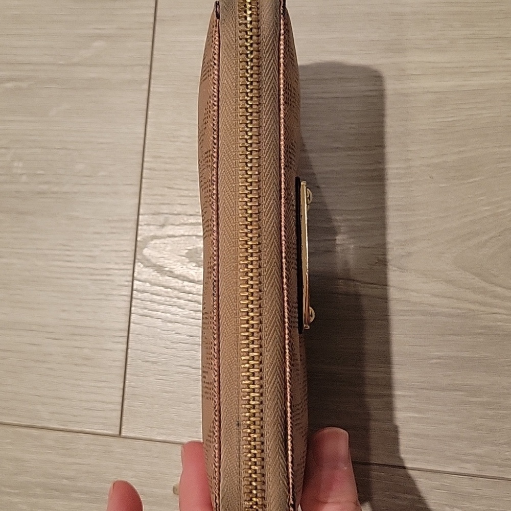 Michael Kors Wristlet/Wallet - Picture 3 of 10